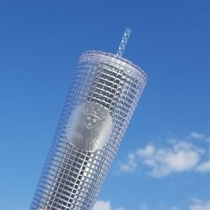 NWT holiday 2020 Silver Venti 24oz tumbler